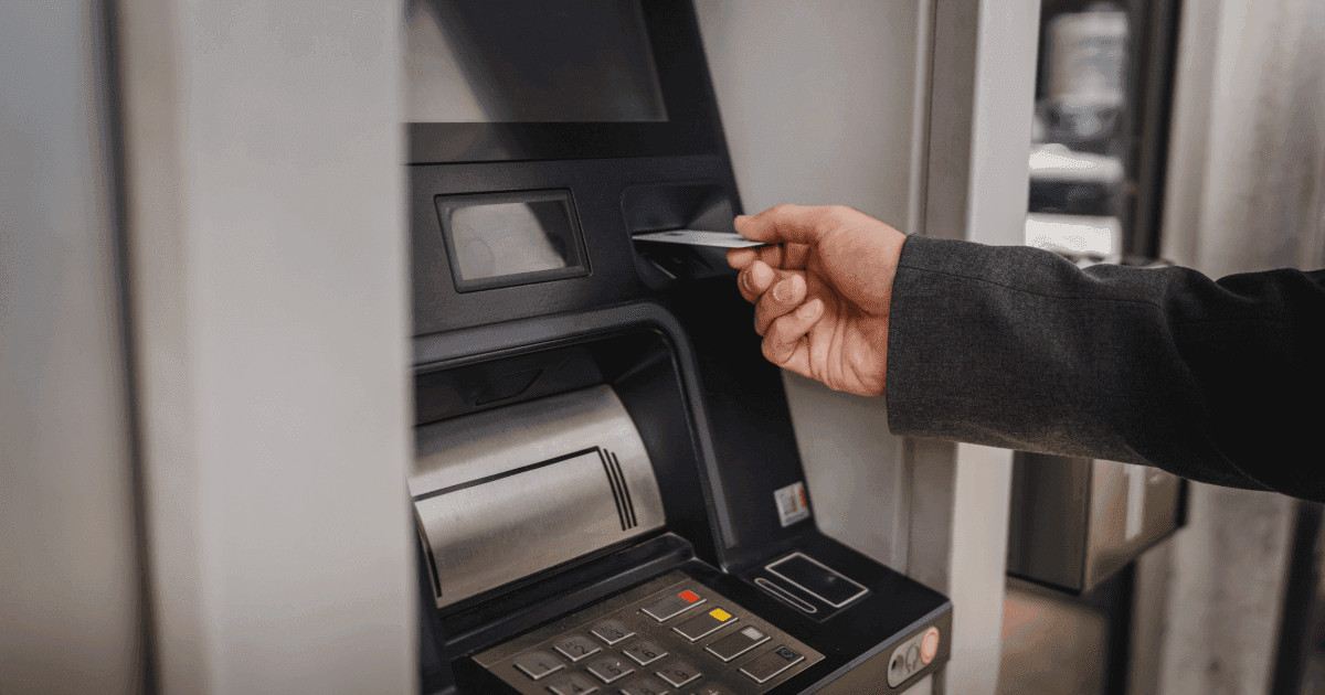 Как безопасно снять наличные в Финляндии: банкоматы и лимиты