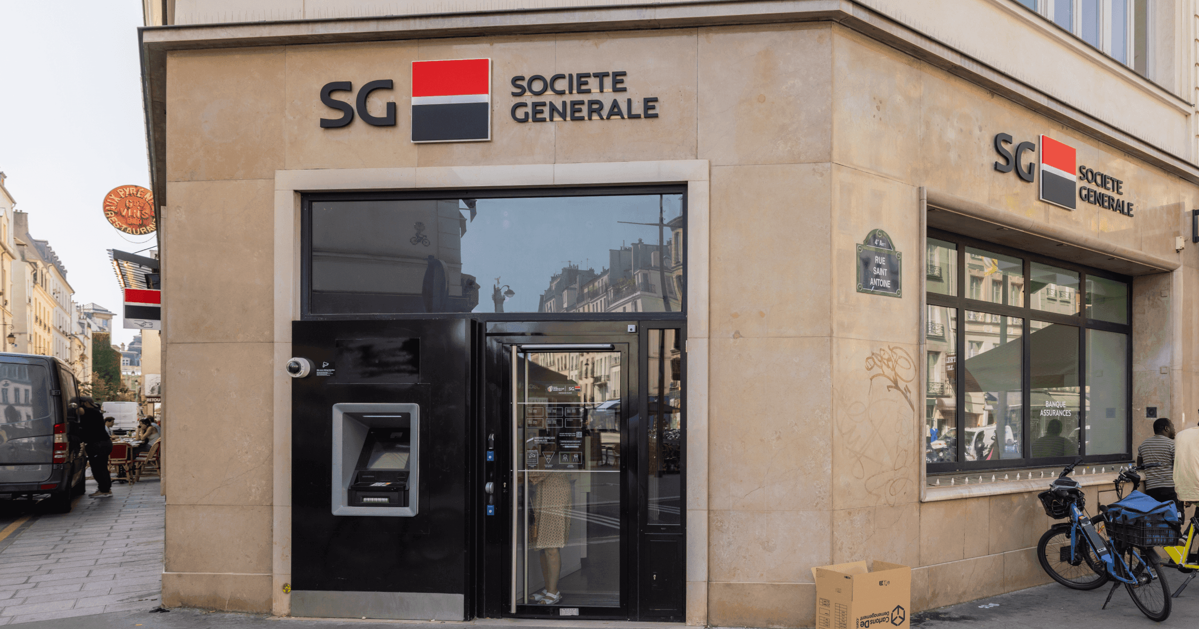 Opening a bank account in France as a foreigner: all you need to know