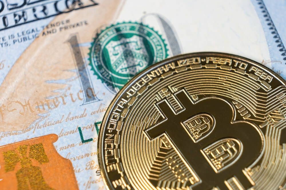 В какой валюте хранить деньги в 2022 году?